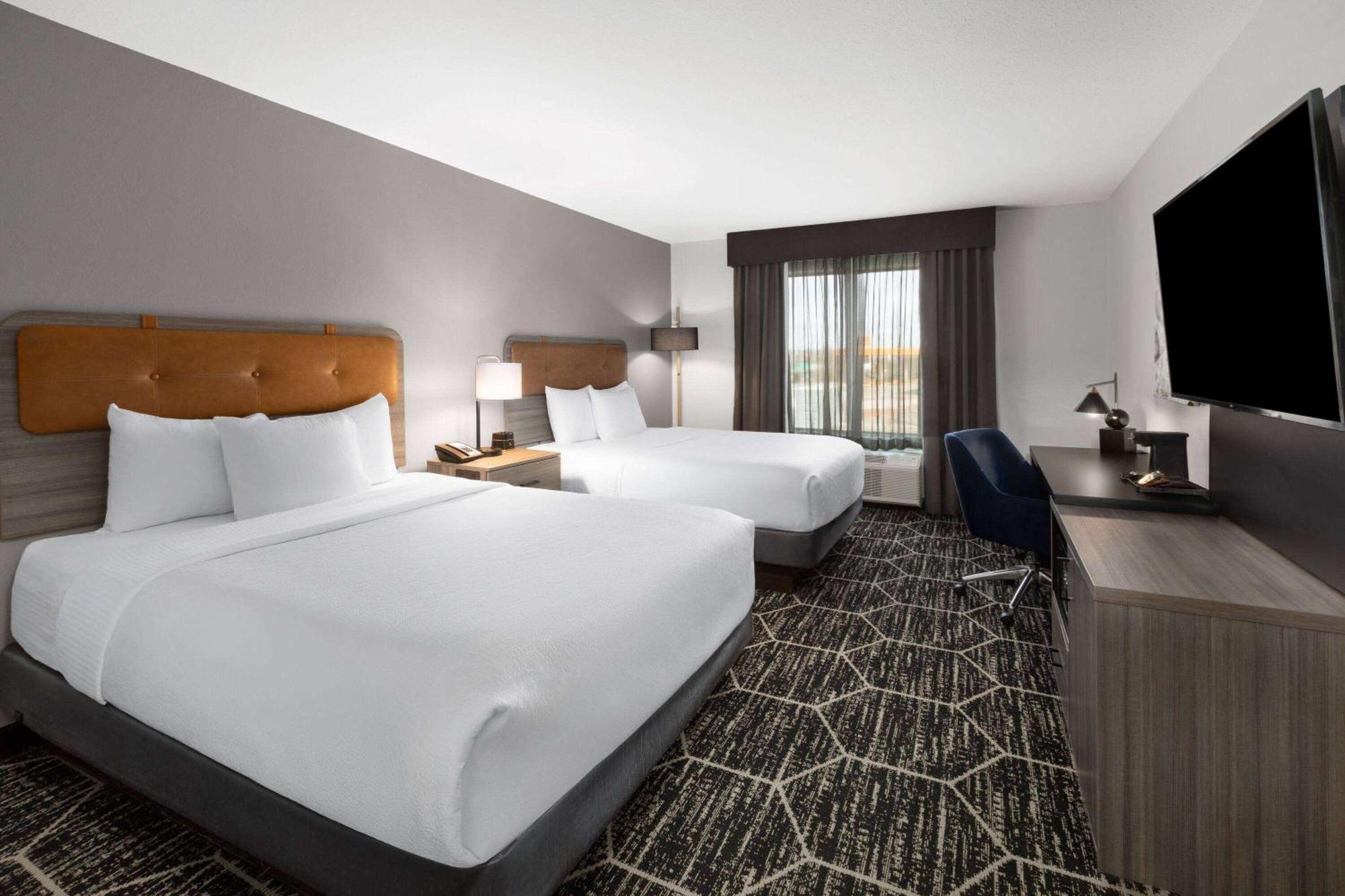 La Quinta Inn & Suites By Wyndham Меридиан Екстериор снимка