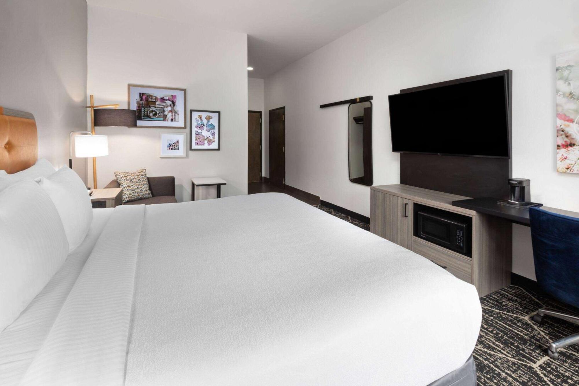 La Quinta Inn & Suites By Wyndham Меридиан Екстериор снимка