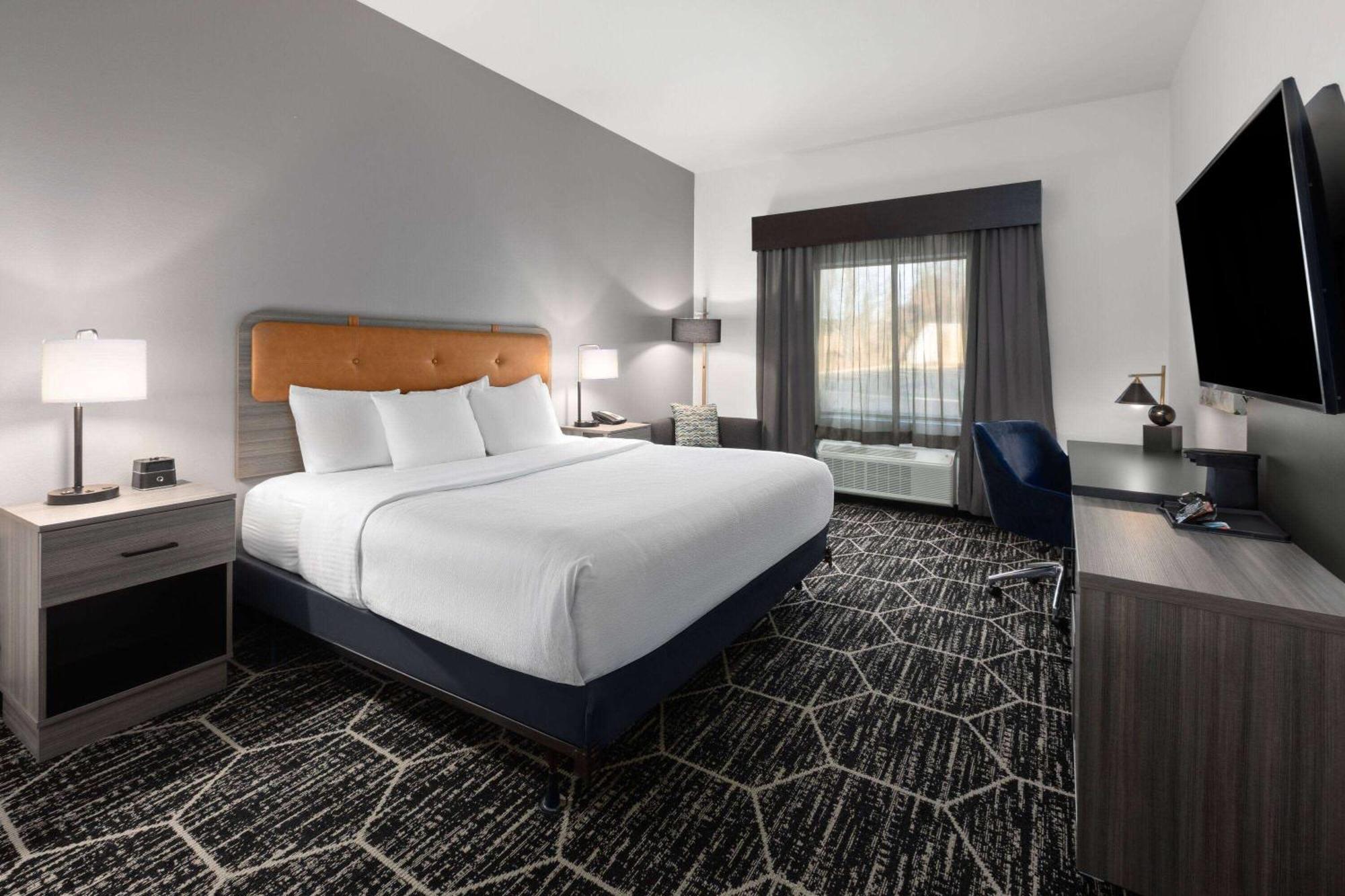 La Quinta Inn & Suites By Wyndham Меридиан Екстериор снимка