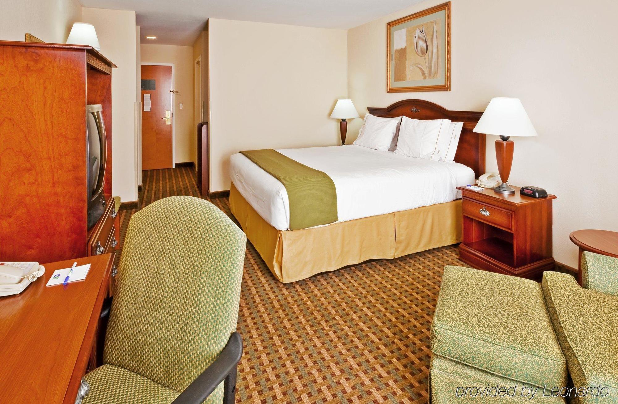 La Quinta Inn & Suites By Wyndham Меридиан Стая снимка