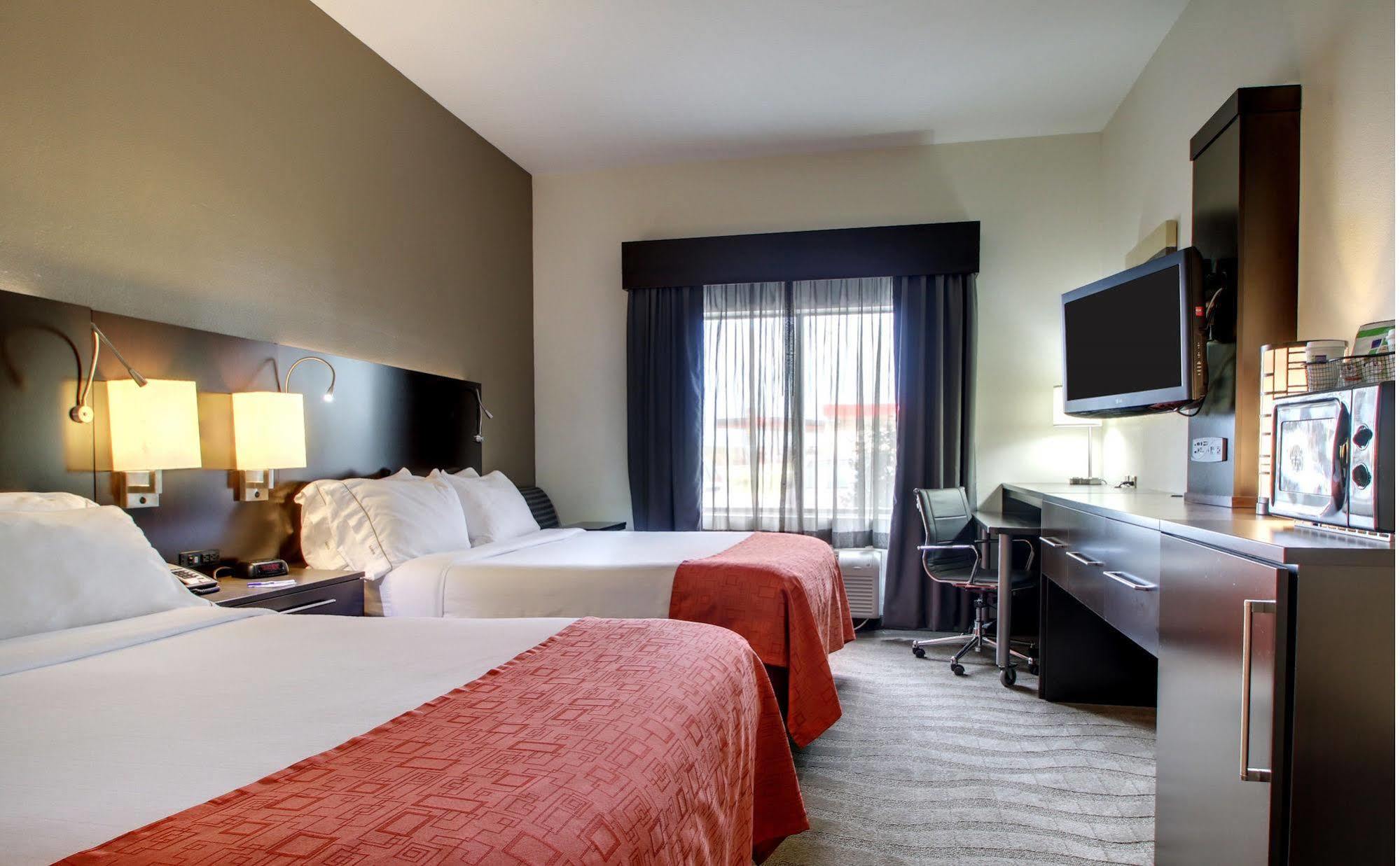 La Quinta Inn & Suites By Wyndham Меридиан Екстериор снимка